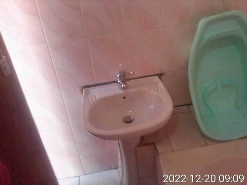 Garage room – r2,000 (no deposit)
spacious  in Zola