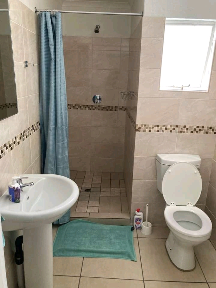 Room to rent in the heart of ferndale. rent r3100, av in Ferndale