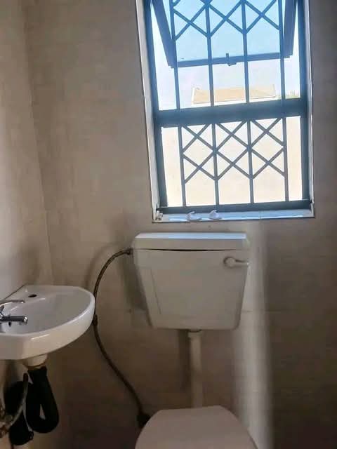 Ensuites available immediately for rental in   in Braamfischer