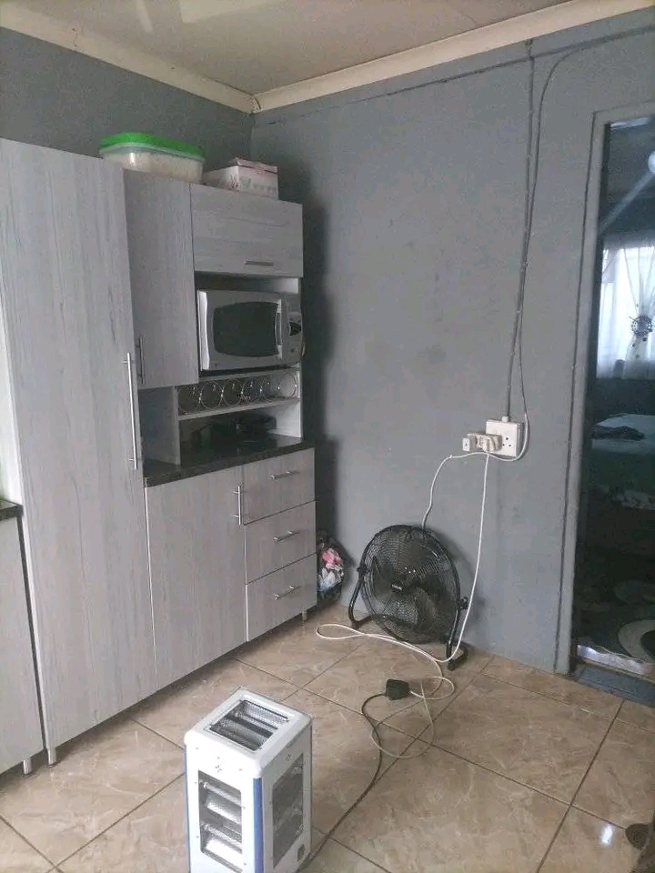 1 bedroom cottage available in basothong for   in Vosloorus