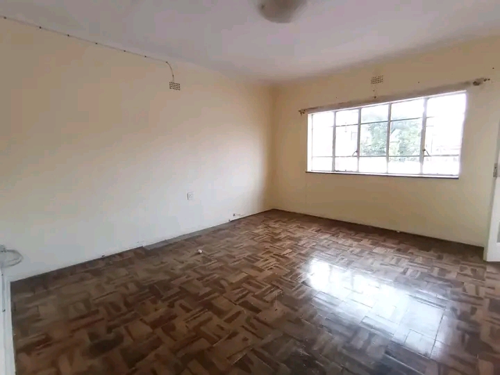 Flat for rental safe, secure and neat if you   in Rosettenville