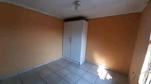 A clean bachelor unit to rent in ebony x 6
i  in Ebony Park