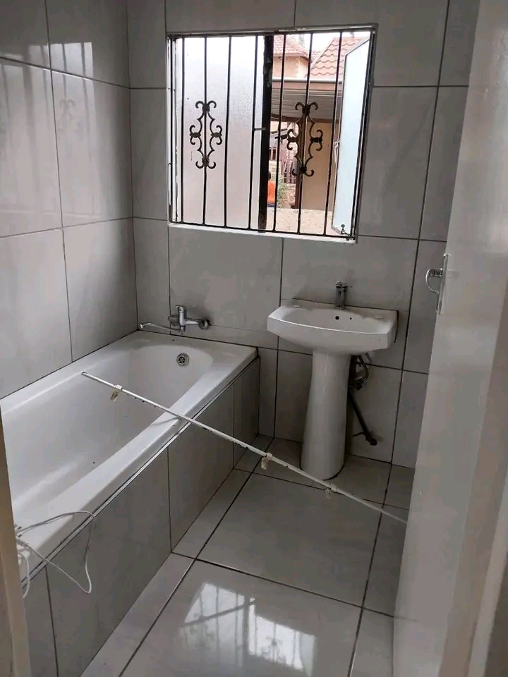 Full house  in extension 4
with:
2 bedroom   in Ebony Park