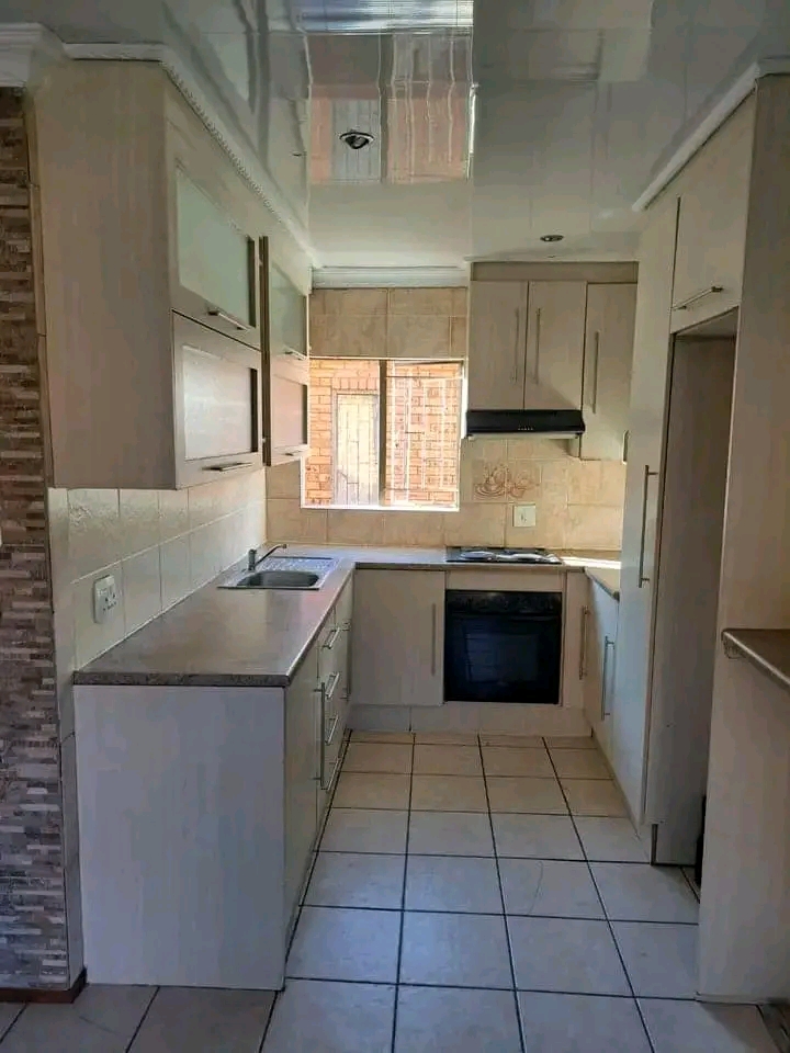 2 bedroom house available for rental at prote  in Protea Glen