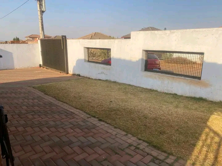2 bedroom house available immediately at ext   in Lehae