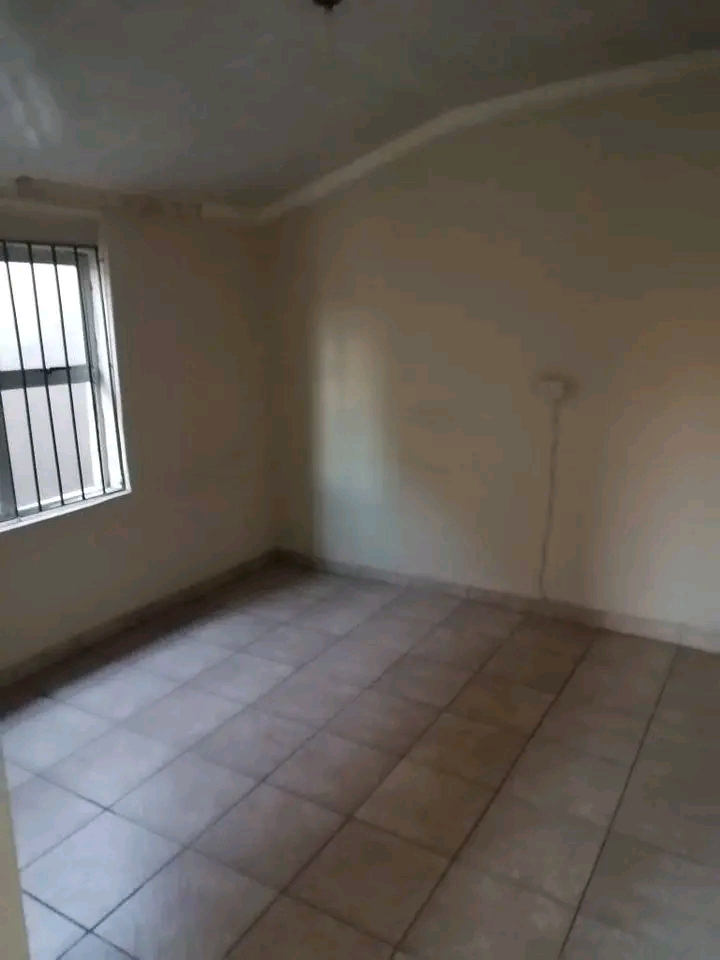 Three roomed house with bathroom, toilet and   in Meadowlands