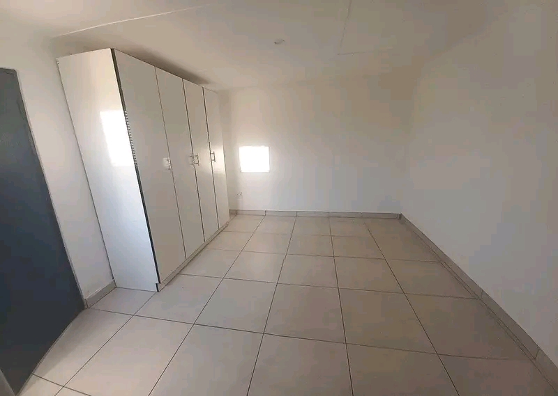 Spacious cottage to rent in germiston
monthl  in Delville