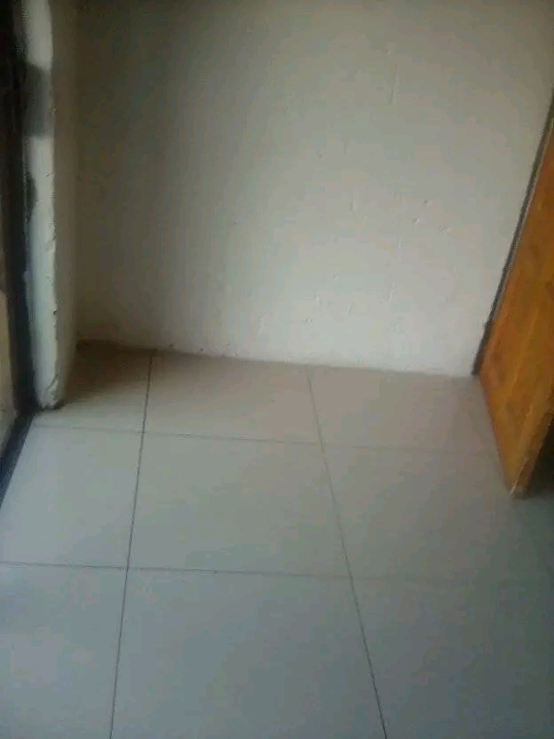 2  rooms each r1400,same yard pick and pay si  in Orlando East