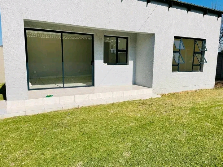 Neat and spacious one bedroom cottage is avai  in Kempton Park