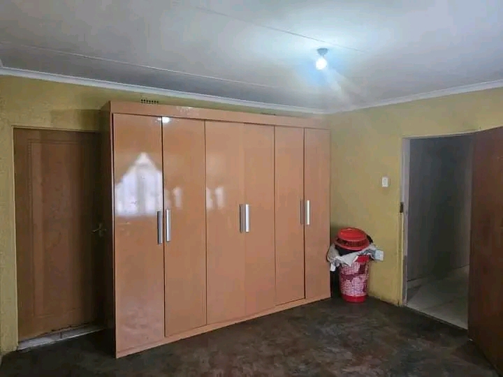 Four room cottage to rent available

-tiled  in Difateng