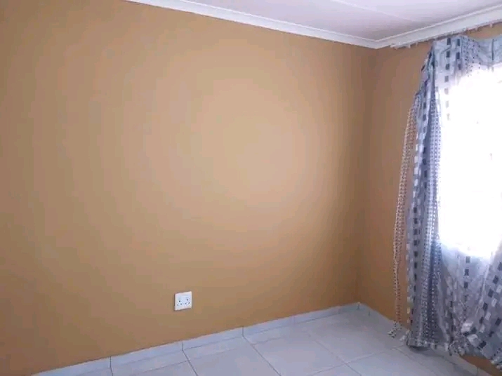 House available for immediate occupation in e  in Protea Glen