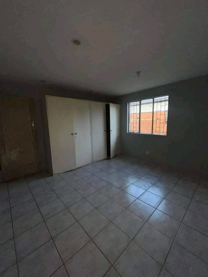 2 bedroom cottage to let in gerdview
good da  in Germiston
