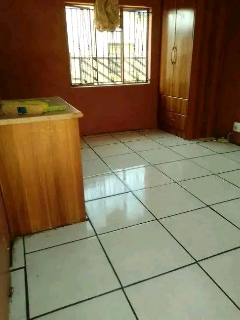 Single room today till friday few minutes wal  in Tsakane