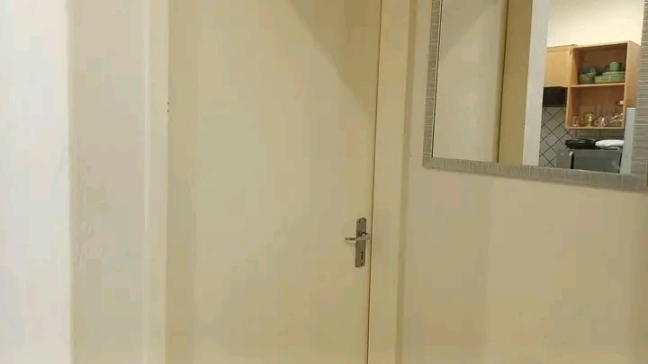 Hi, i have a room available in a two bedroom   in Ferndale