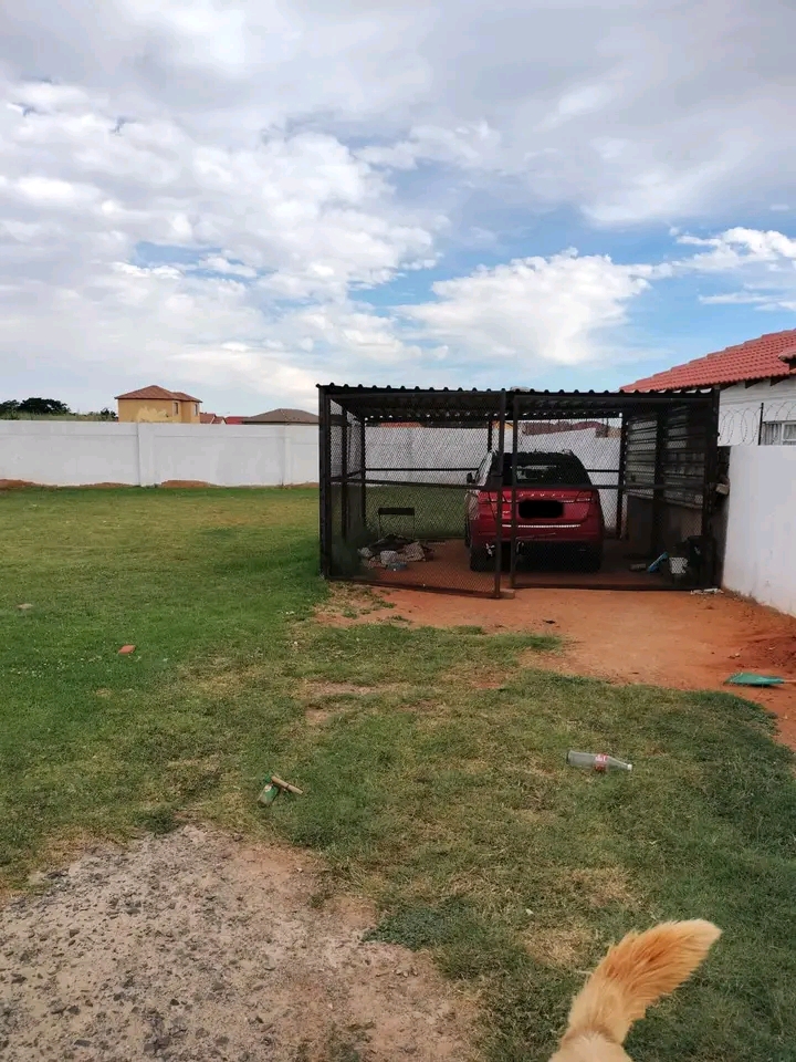 House available for rent
•2 bedroom 
•f  in Dawn Park