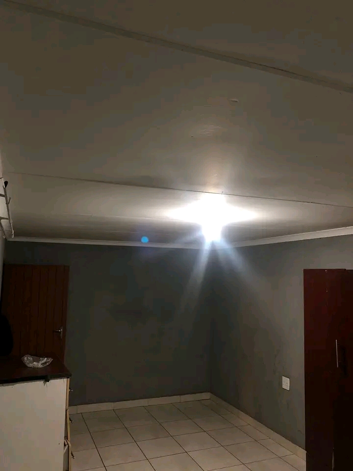 Big room available for rental in marimba for   in Vosloorus