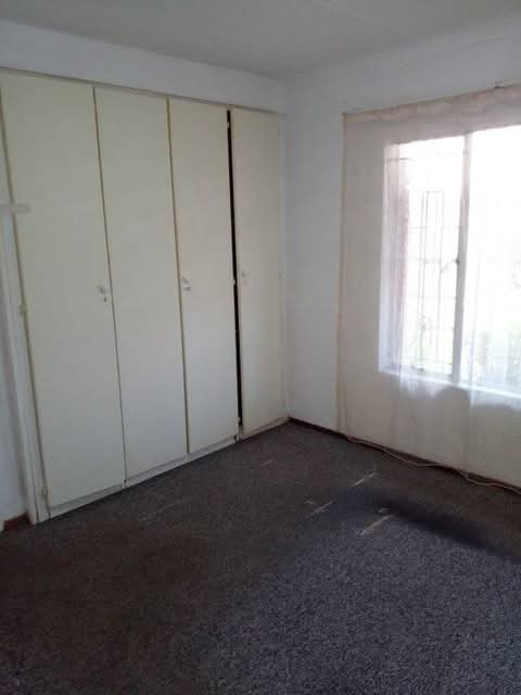 3 fitted bedrooms townhouse consists of fitte  in Norkem Park