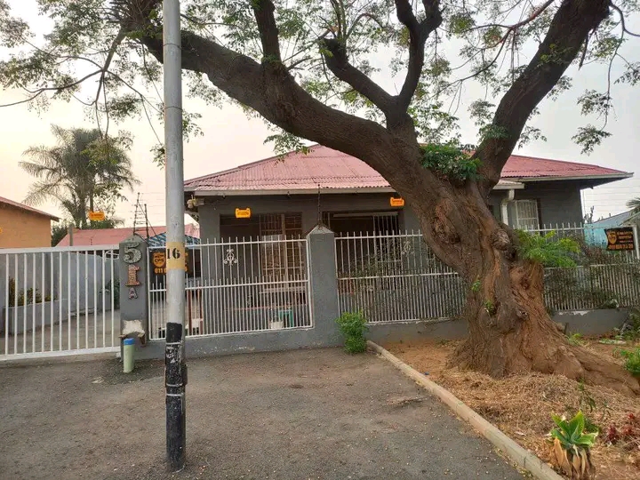 Beauty for rent 3 bedrooms | 2 bathrooms | lo  in Alberton