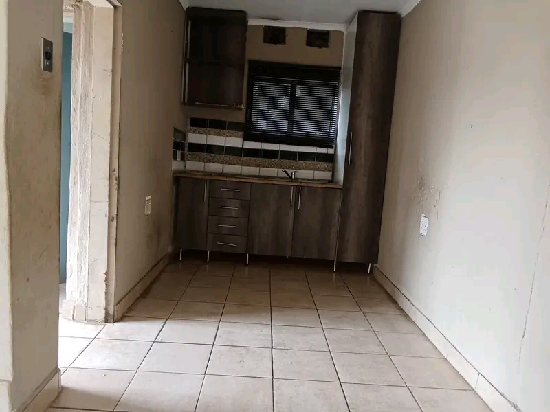 A cottage available in elsburg germiston for   in Elsburg