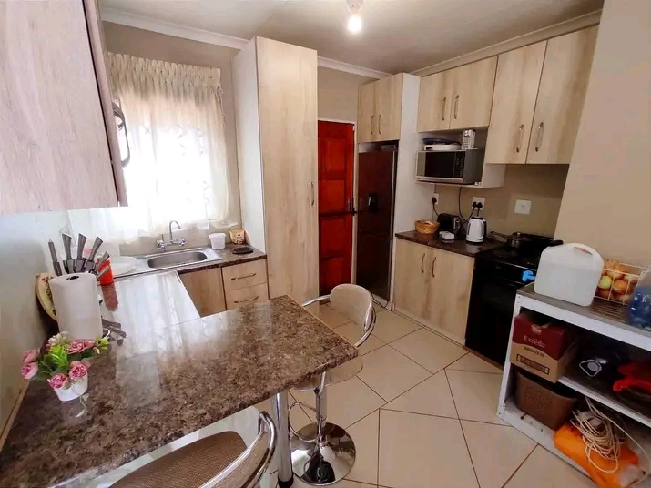 2 bedroom house available to rent immediately  in Lufhereng