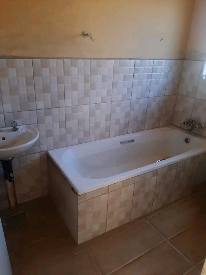 3 bedroom house 
cosmo city ext 10 

you e  in Cosmo City