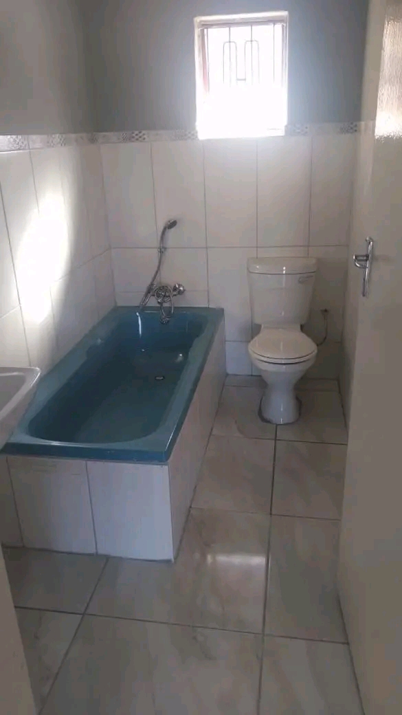 Beautiful 2 bedroom spacious apartment around  in Midrand