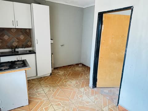 1 bedroom cottage in ext 6
kids allowed
par  in Ebony Park