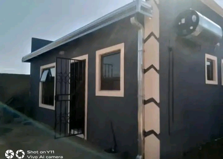 Available bachelor to rent
area: villa liza  in Boksburg