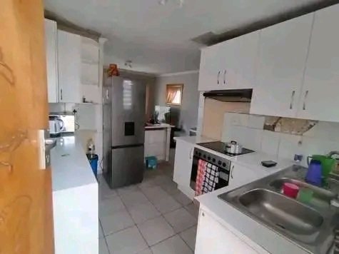 Two bedroom house available in marimba for 48  in Vosloorus