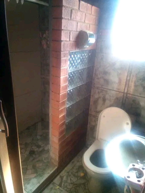 Huge garage with separate bedroom, sitting ro  in Dobsonville