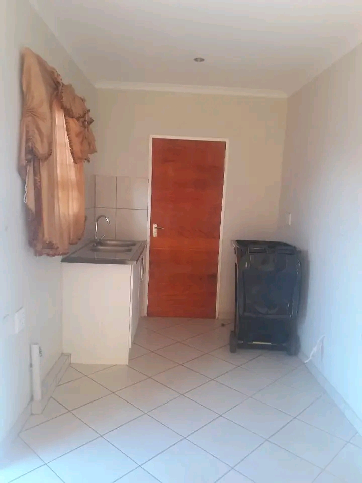 3 bedroom 2 bath stand-alone house for rent i  in Protea Glen