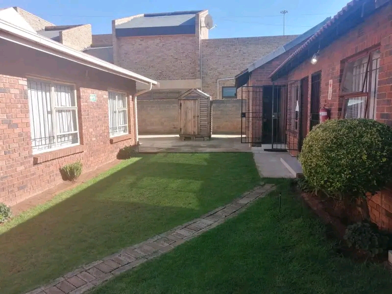 Extension phase2
ensuits available for stude  in Diepkloof
