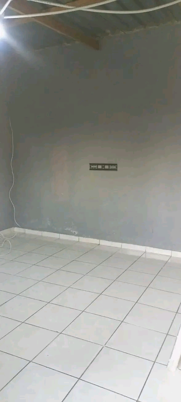 Standard room available at zone 6 rent r1000*  in Meadowlands