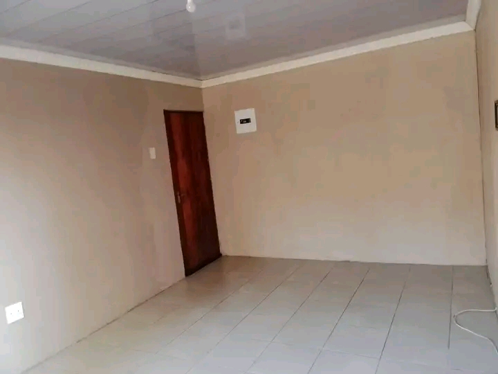 Big room available in ext 3
garage size
r18  in Dobsonville
