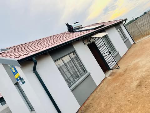 Newly built rental available 
r5000 + r5000   in Sky City