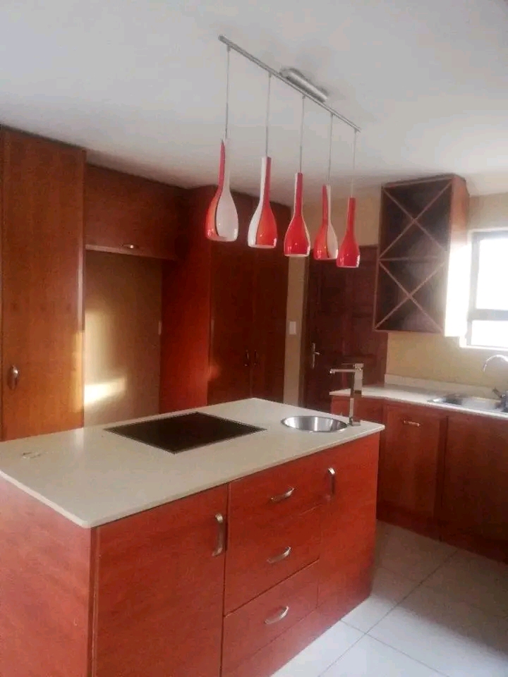 5 bedroom 3 bath double storey house for rent  in Midrand