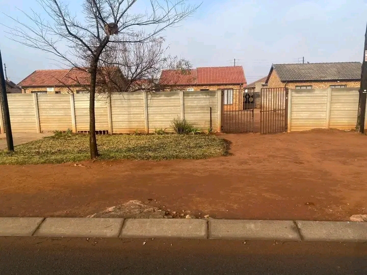2 bedroom house available to rent at ext 27.   in Protea Glen
