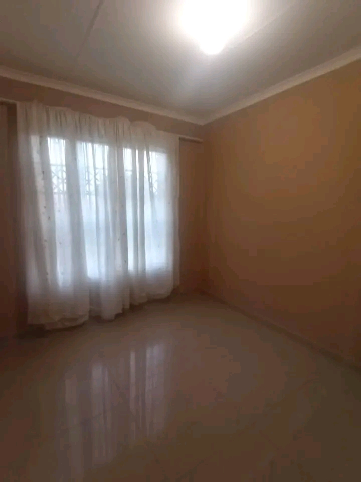 1 fitted  bedroom  cottage, comes with  fitte  in Norkem Park