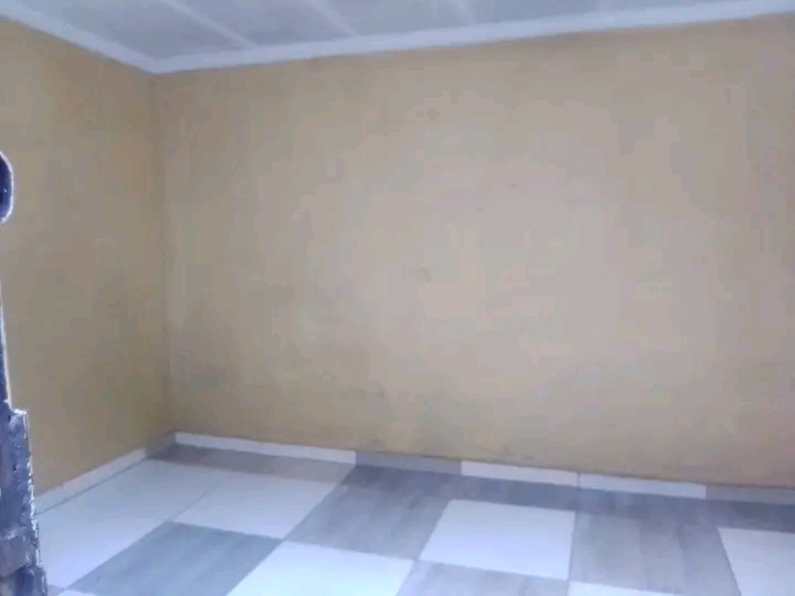 Huge room (shopbackrooms), for at zola 2 for   in Zola