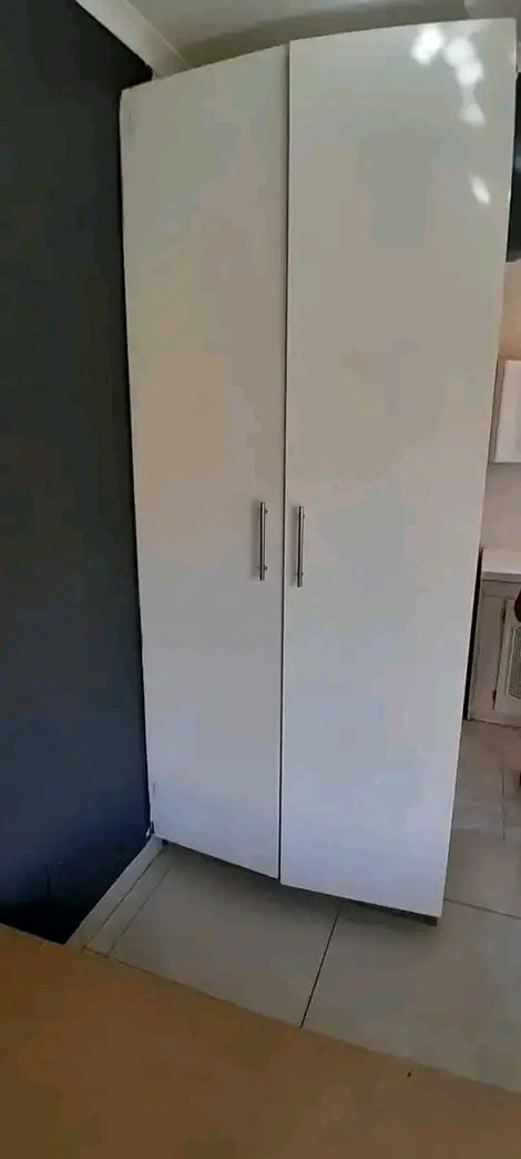 Communal house: room to rent in ce2 r3200

  in Vanderbijlpark