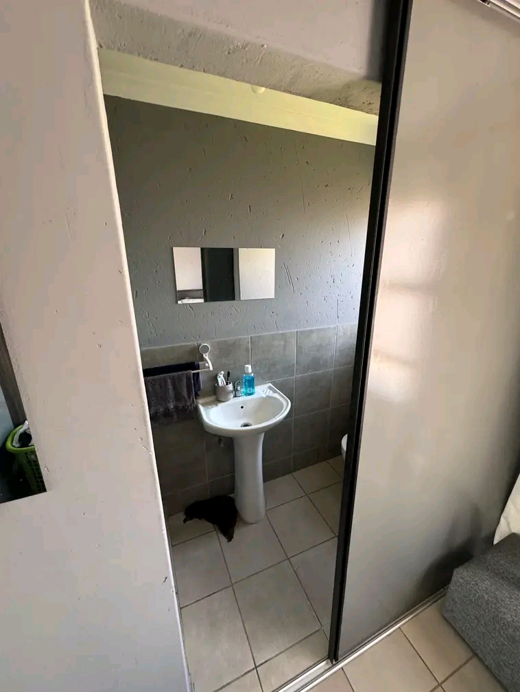 1-bedroom apartment for rent 

💰 rent: r  in Mabuya Park