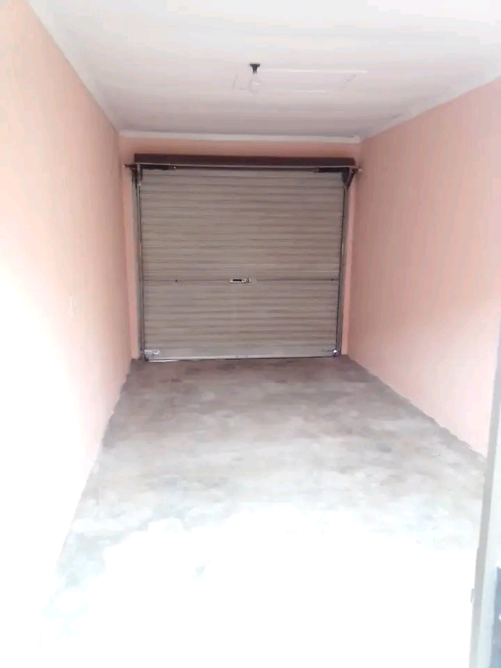 Big spacious garage for rental, @khumalo vall  in Katlehong