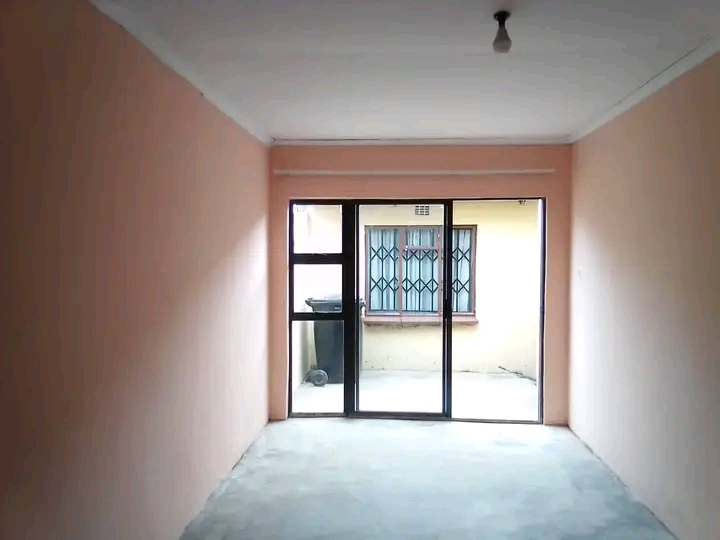 Big spacious garage for rental, @khumalo vall  in Katlehong