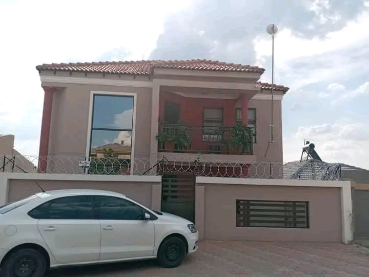 1 spacious bedroom cottage available, kitchen  in Kempton Park