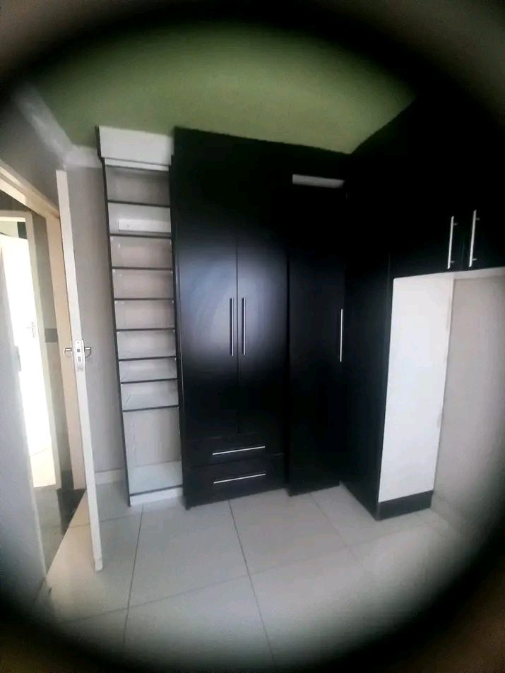 2 bedroom house for rental available in secur  in Kew