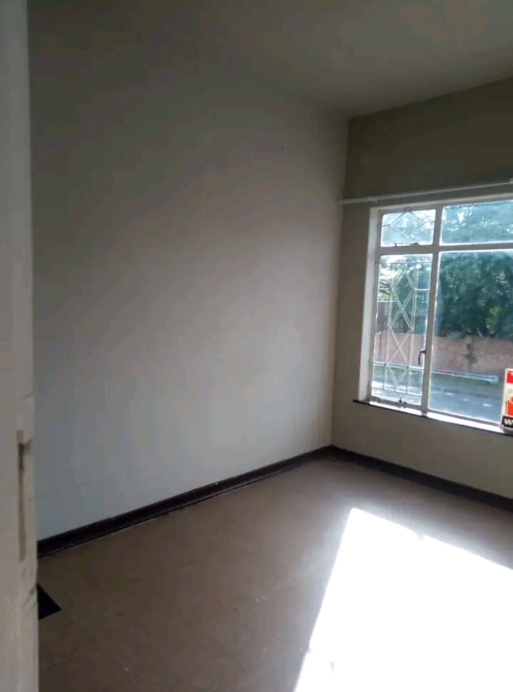 Flat s to let
1 bedroom
r3100p/m
r220 park  in Turffontein