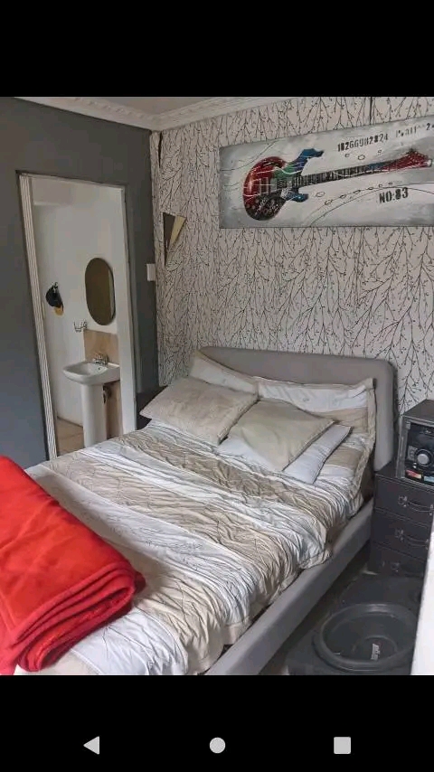 1 bedroom cottage with kitchen and lounge for  in Mondeor