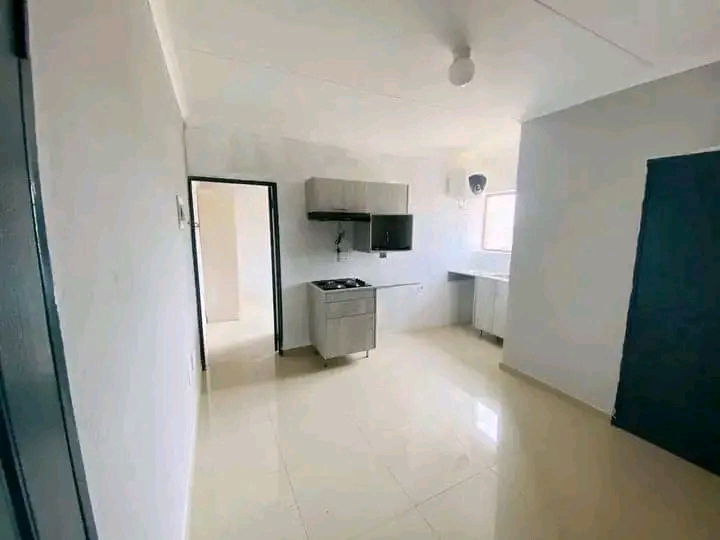 1 bedroom cottage to rent for r4500
deposit   in Norkem Park