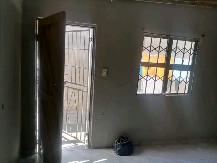 2 room for room for rent in moleleki behind t  in Katlehong