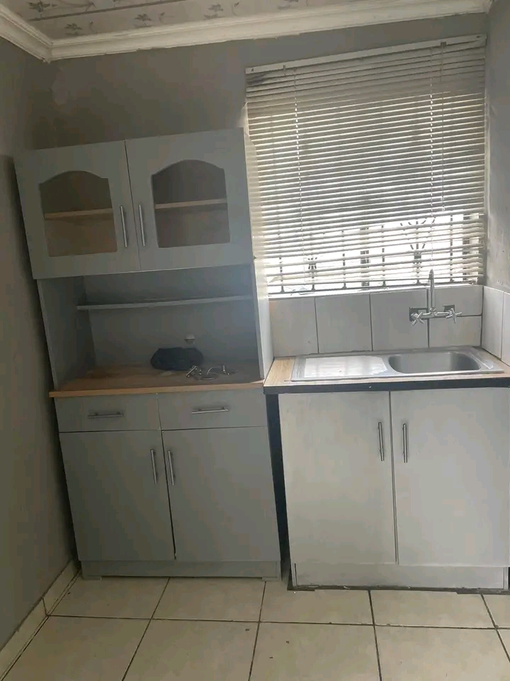 A very spacious beautiful cottage available f  in Klipfontein